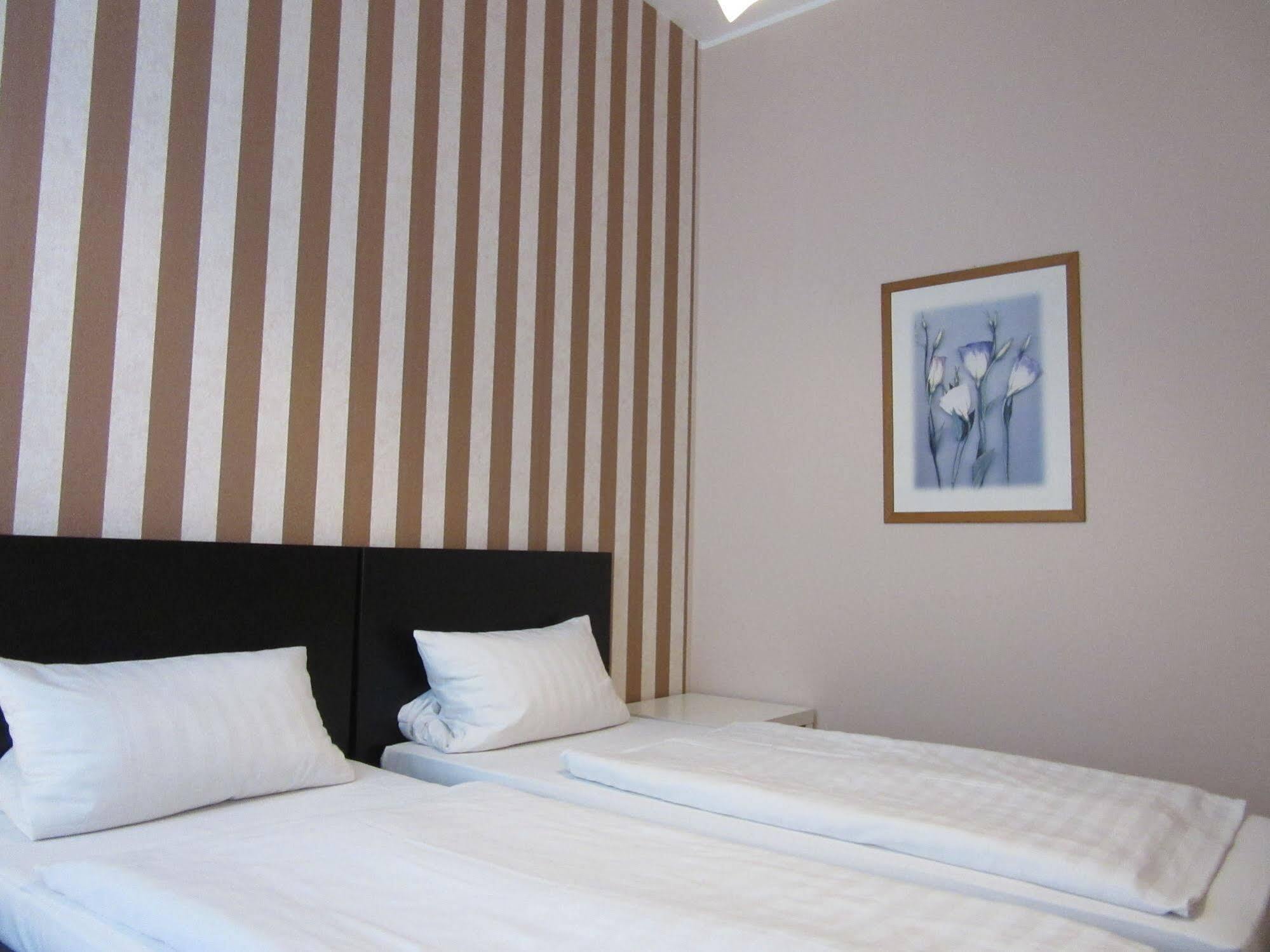 Hotel-pension Charlottenburg Gæstehus *